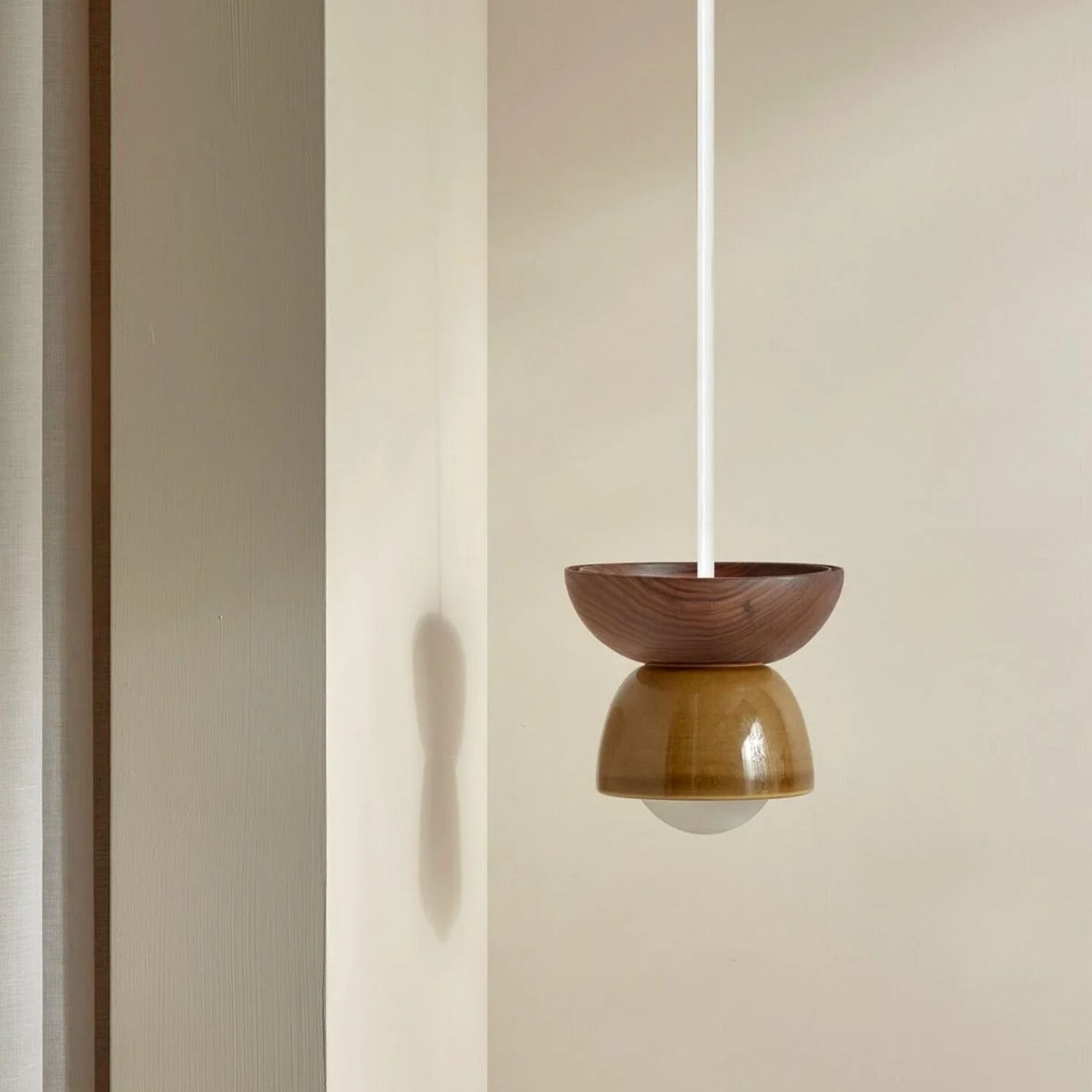 Terra 00 Pendant Light - Solid Rod Chartreuse, Walnut, White Satin